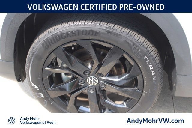 Used 2022 Volkswagen Taos SE w/ Panoramic Sunroof Package AWD/4WD image 12