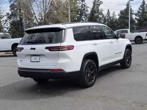 New 2026 Jeep Grand Cherokee L 4WD image 8
