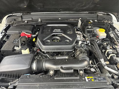 Used 2019 Jeep Wrangler Unlimited Rubicon w/ LED Lighting Group AWD/4WD image 28