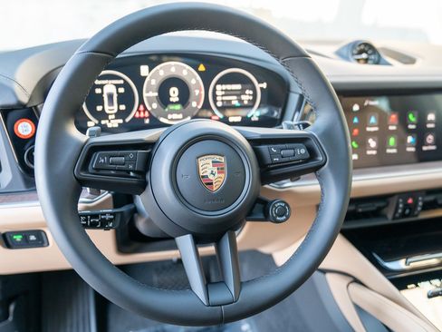 Certified 2025 Porsche Cayenne E-Hybrid Coupe AWD/4WD image 12