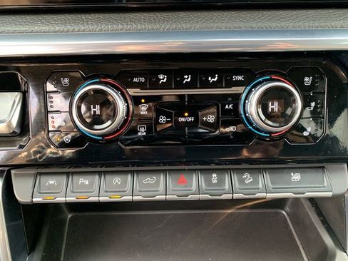 Certified 2023 GMC Sierra 1500 Denali image 28