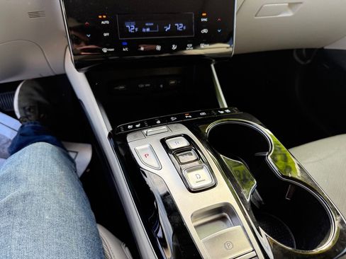 Used 2023 Hyundai Tucson Limited image 14