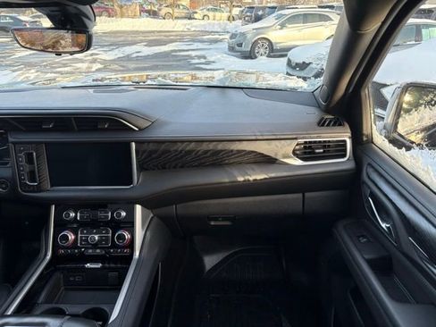 Used 2021 GMC Yukon XL Denali w/ Denali Premium Package image 26