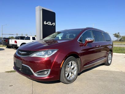 Used 2017 Chrysler Pacifica Limited