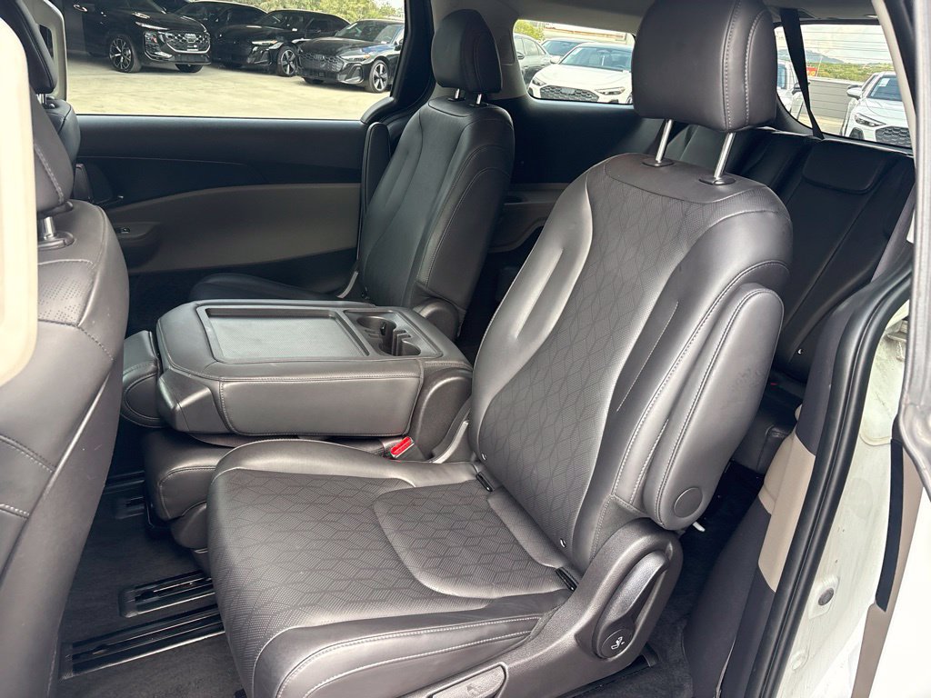 Used 2026 Kia Carnival LXS FWD image 15