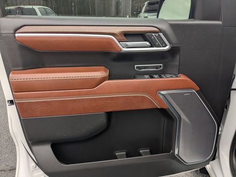 Used 2022 GMC Sierra 1500 Denali Ultimate image 9