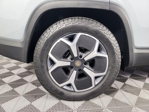 Used 2024 Rivian R1S Adventure AWD/4WD image 12
