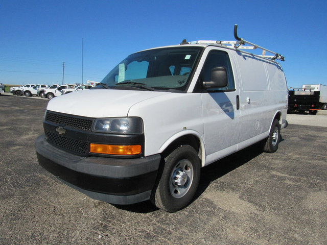 Used 2018 Chevrolet Express 2500 w/ Driver Convenience Package RWD image 6