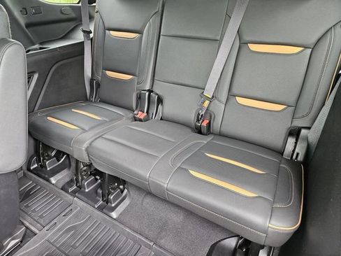 Used 2024 GMC Yukon AT4 w/ Technology Package AWD/4WD image 32
