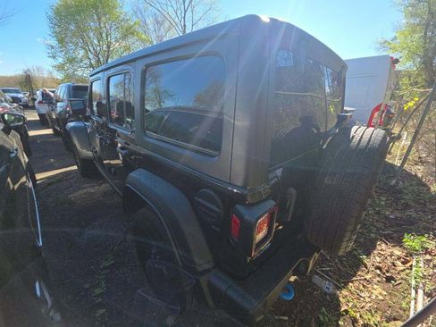 Used 2023 Jeep Wrangler Unlimited w/ 8.4" Radio Group AWD/4WD image 4
