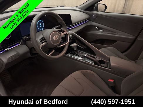 Used 2024 Hyundai Elantra SEL FWD image 12