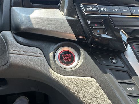 Used 2019 Honda Odyssey EX image 26