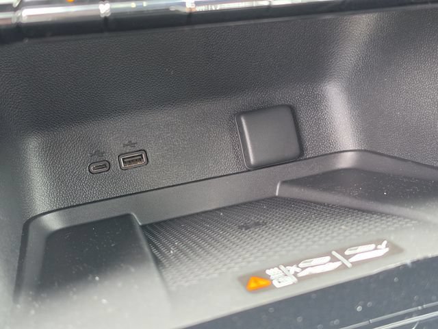 New 2026 Chevrolet Traverse RS w/ LPO, Floor Liner Package FWD image 30