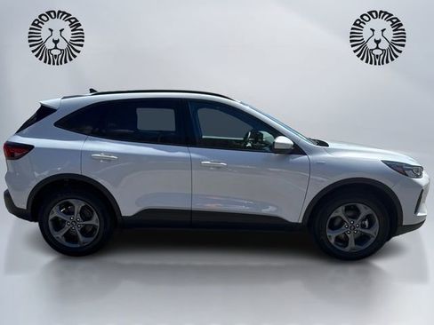 Used 2025 Ford Escape ST-Line Select AWD/4WD image 4