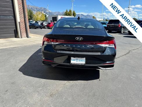 Used 2023 Hyundai Elantra SEL FWD image 6