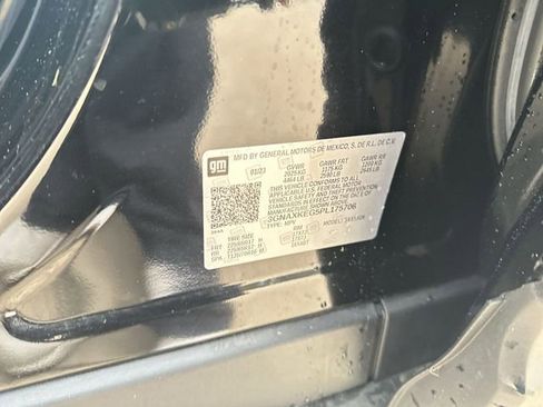 Used 2023 Chevrolet Equinox LT image 36