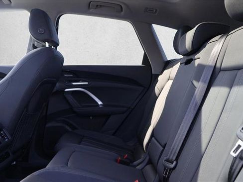 New 2025 Audi Q5 Premium Plus image 17