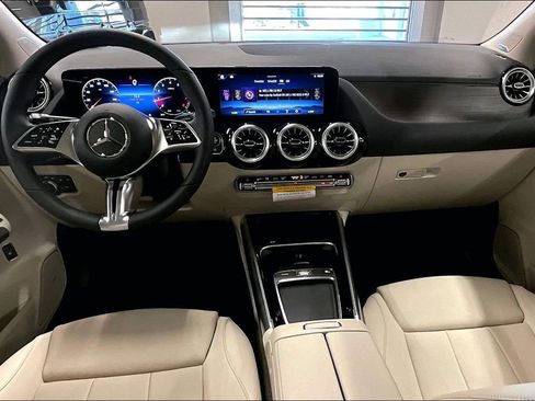 New 2026 Mercedes-Benz GLA 250 4MATIC image 5