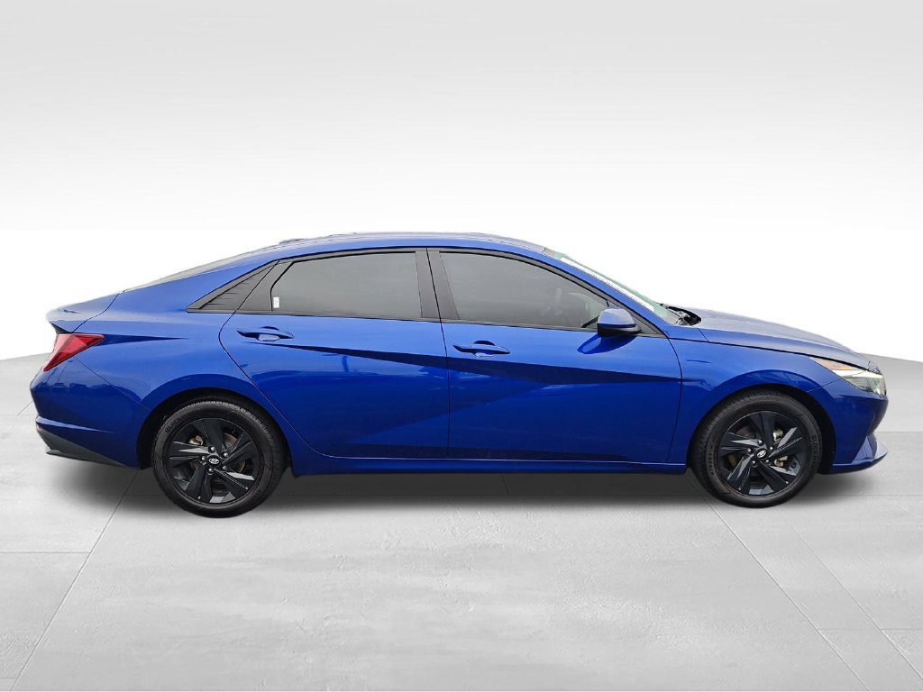 Used 2023 Hyundai Elantra SEL FWD image 6