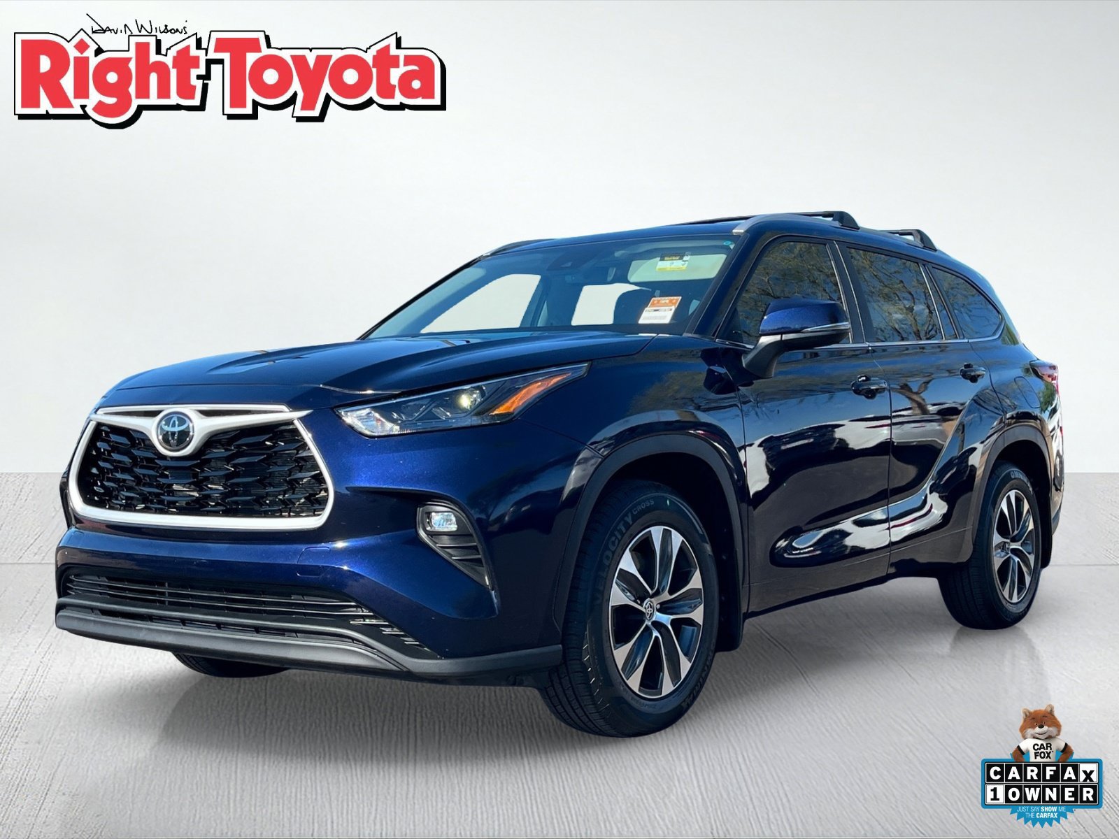 Used 2024 Toyota Highlander XLE AWD/4WD image 1