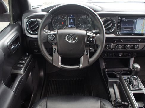 Used 2023 Toyota Tacoma TRD Sport w/ TRD Premium Sport Package AWD/4WD image 5