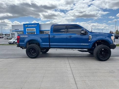 Used 2022 Ford F250 Lariat w/ Tremor Off-Road Package AWD/4WD image 2