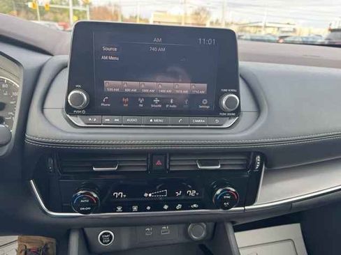 Used 2022 Nissan Rogue SV image 14