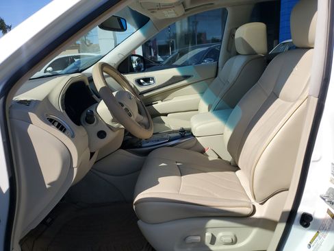 Used 2013 INFINITI JX35 AWD w/ Premium Pkg image 10