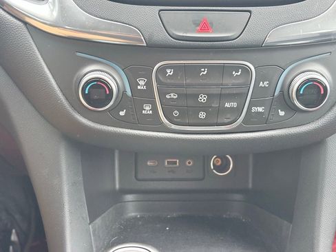 Used 2019 Chevrolet Equinox LT FWD image 11