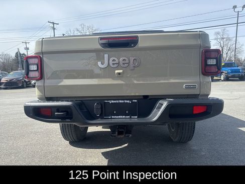 Used 2022 Jeep Gladiator Overland w/ Popular Equipment Package AWD/4WD image 3