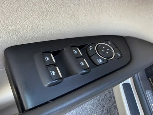 Used 2017 Lincoln MKX Reserve FWD image 32