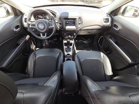 Used 2019 Jeep Compass Latitude w/ Cold Weather Group FWD image 25