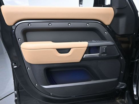 Used 2026 Land Rover Defender 110 X-Dynamic SE image 25