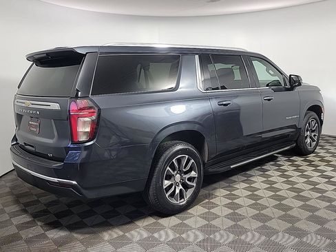 Used 2021 Chevrolet Suburban LT w/ LT Signature Package AWD/4WD image 4