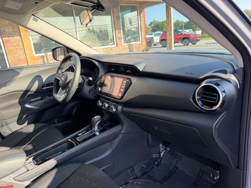 Used 2024 Nissan Kicks SV FWD image 21