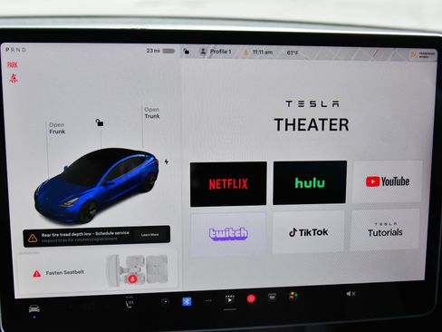 Used 2022 Tesla Model 3 Standard Range RWD image 23