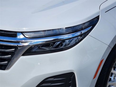 Used 2024 Chevrolet Equinox LS image 9