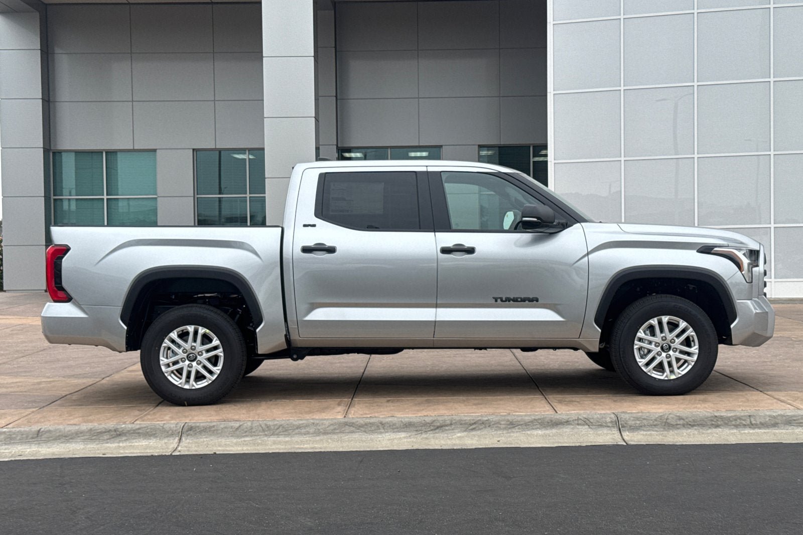 New 2026 Toyota Tundra SR5 w/ SR5 Convenience Package AWD/4WD image 3