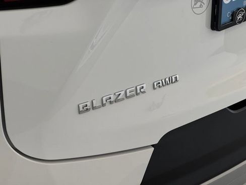 Used 2023 Chevrolet Blazer LT AWD/4WD image 44