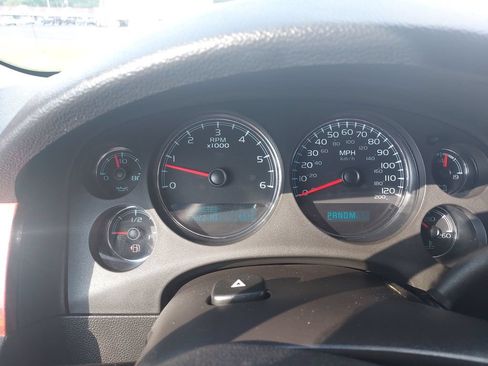 Used 2013 Chevrolet Avalanche LS RWD image 18