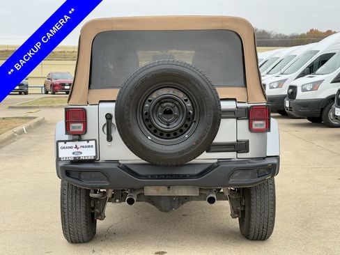 Used 2018 Jeep Wrangler Unlimited Sport image 11