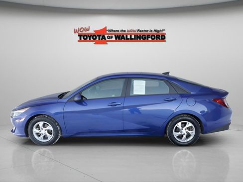 Used 2021 Hyundai Elantra SE image 2