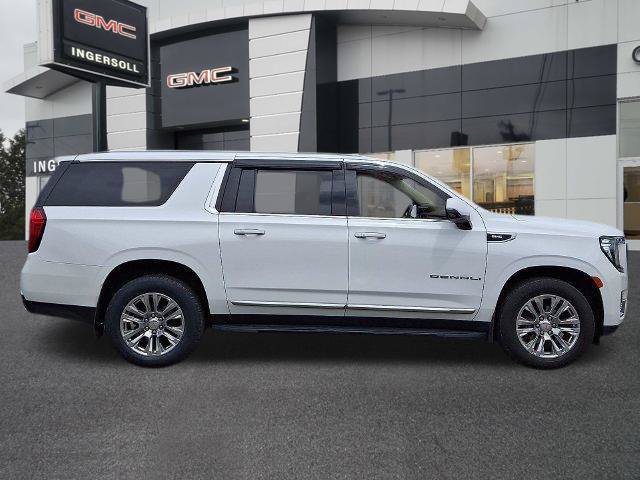 Used 2022 GMC Yukon XL Denali w/ Advanced Technology Package AWD/4WD image 32
