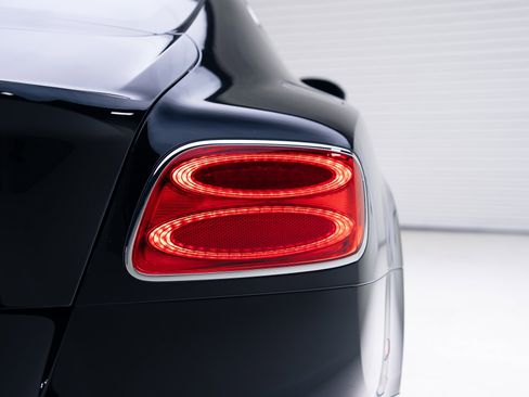 Used 2017 Bentley Continental GT image 28