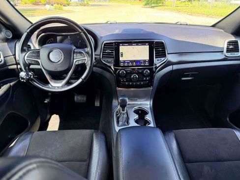 Used 2020 Jeep Grand Cherokee Altitude AWD/4WD image 15