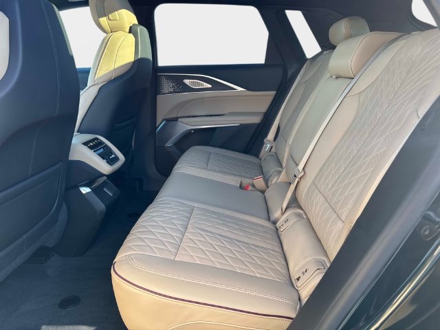 Certified 2026 Cadillac Lyriq Signature Luxury w/ Nappa Leather Package AWD/4WD image 11