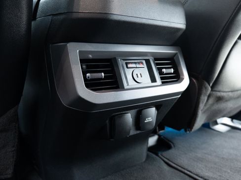 Used 2024 Ford F250 Lariat image 35