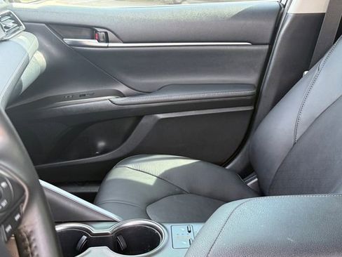 Used 2023 Toyota Camry XSE image 9
