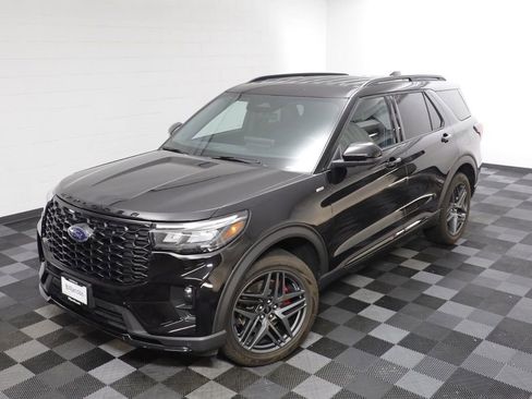 Used 2025 Ford Explorer ST-Line w/ ST-Line Street Pack AWD/4WD image 2
