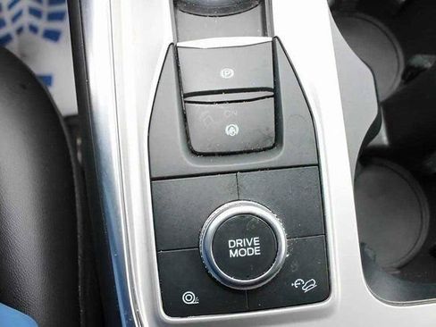 Used 2022 Ford Explorer XLT w/ Equipment Group 202A image 25